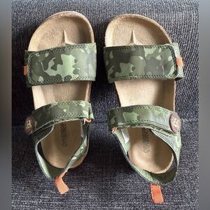GYMBOREE Green Camouflage Sandals Adjustable Comfort/boys size 1